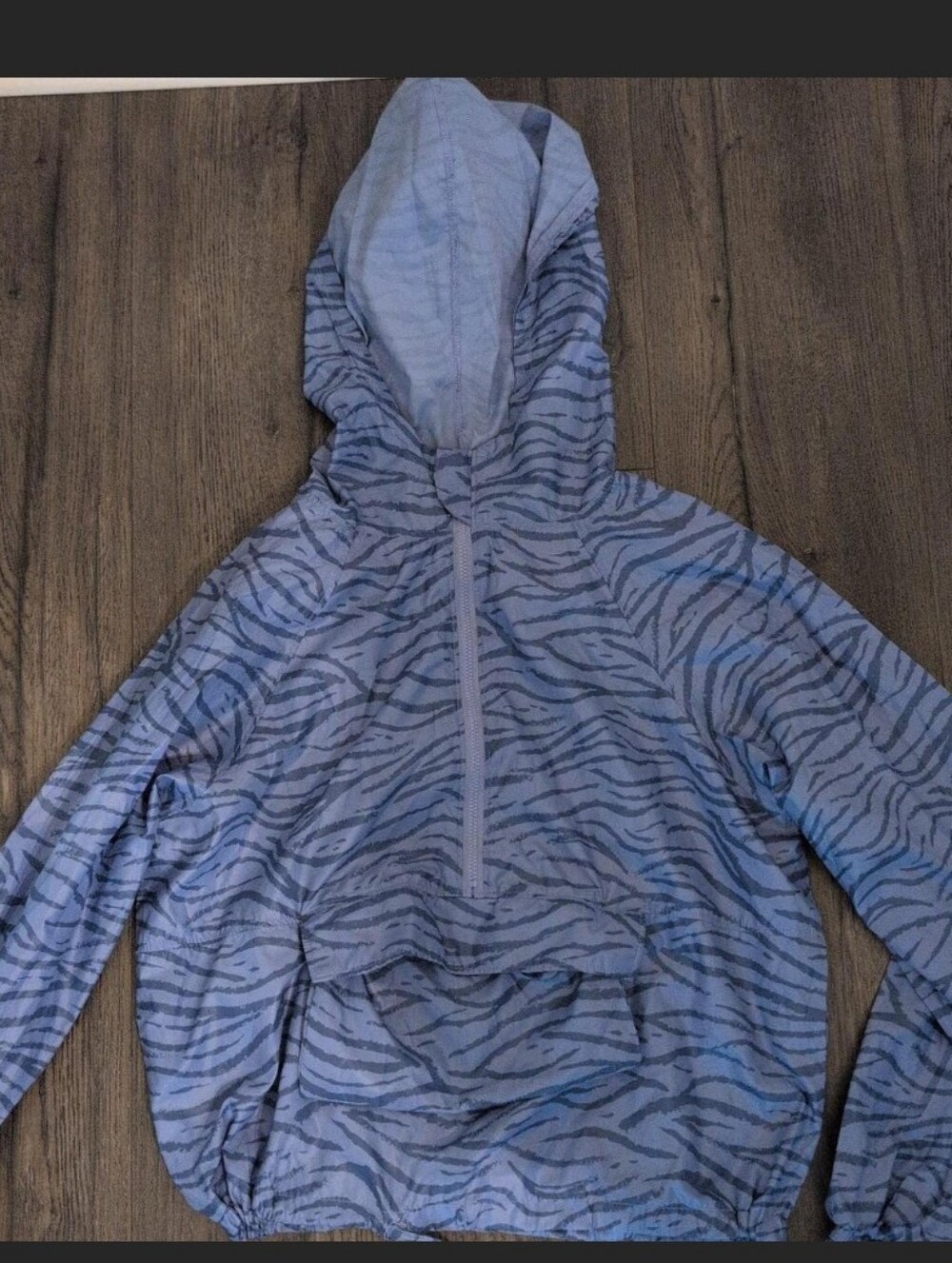 3/$30 💜 Marika Women's Small Light Blue Zebra Print Hooded Windbreaker